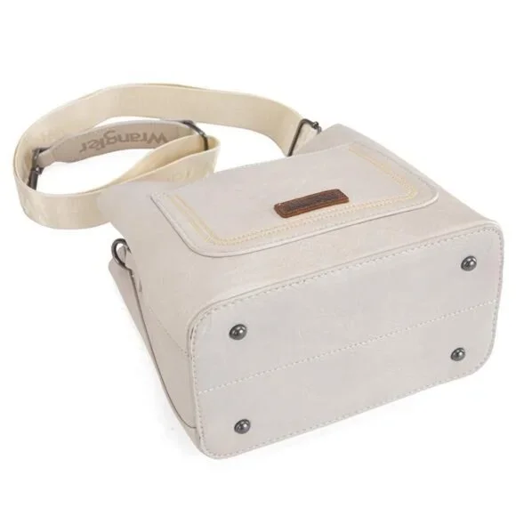 SOLD OUT! Wrangler Vintage Crossbody Purse, Adjustable Strap, 4 Compartments - Picture 3 of 5